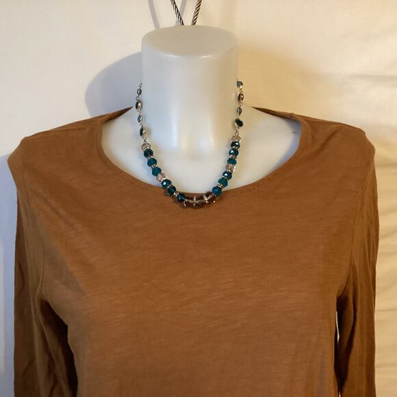 2151 White House Black Market Rhinestone Necklace Gold Tone 20" Teal Aqua - Picture 4 of 4